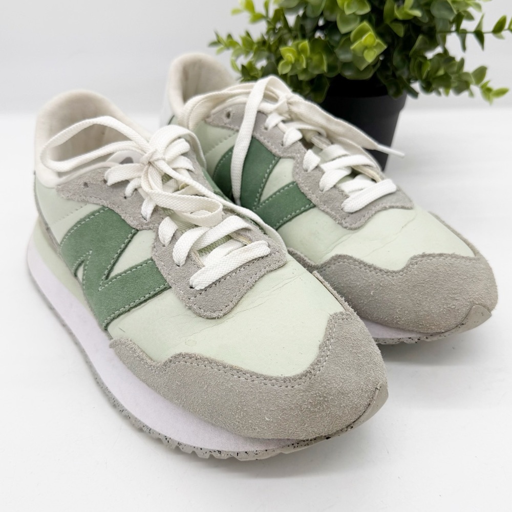 New Balance 237 Suede Nylon Retro Lace Up Sneaker Size 9 Gray Green Athleisure